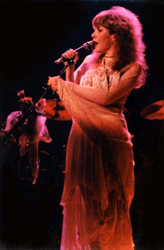 Stevie Nicks, 1975-7 - 24 KBytes